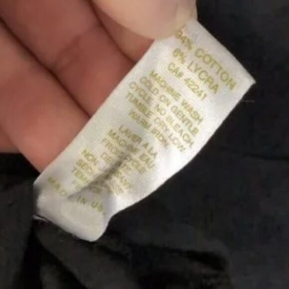 @poshluxsourcer:Velvet by Graham & Spencer black V-neck short sleeve tee size L - Picture 9 of 10